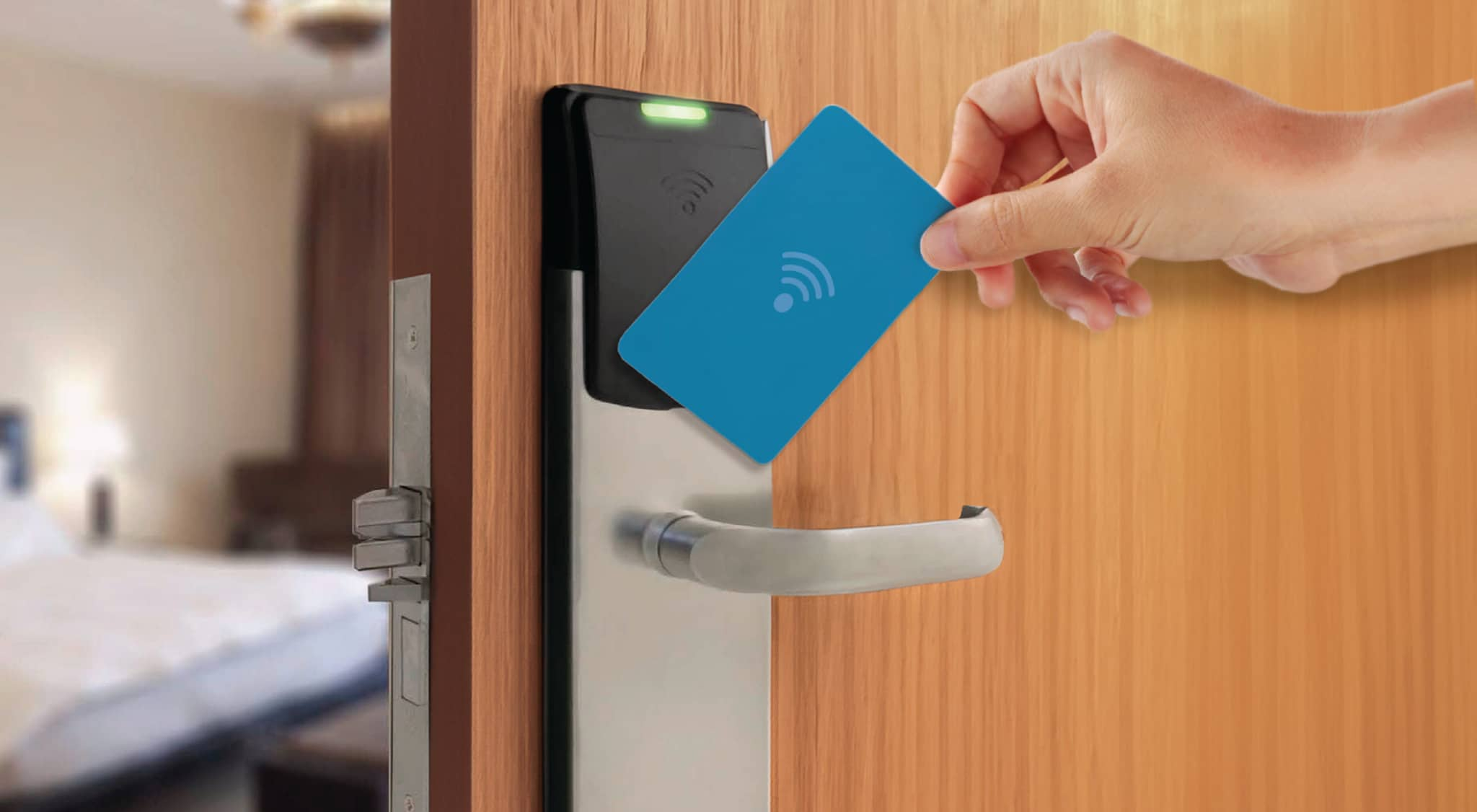 تقنية تحديد الهوية بموجات الراديو (RFID) في قطاع الفنادق: تحسين الكفاءة وتخصيص تجارب الضيوف