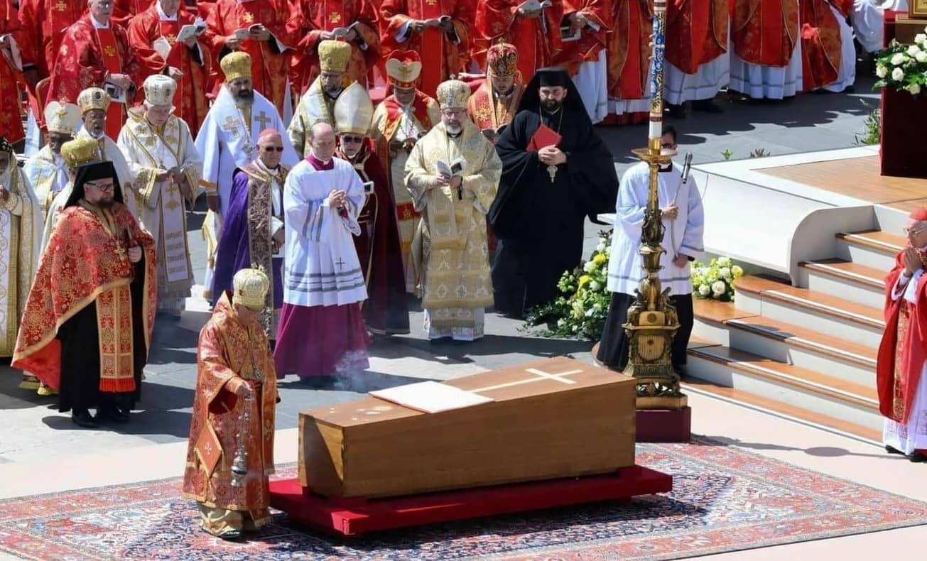 تقنية تحديد الهوية بموجات الراديو في الأماكن الدينية: تحديث إدارة الحشود في المعابد والكنائس