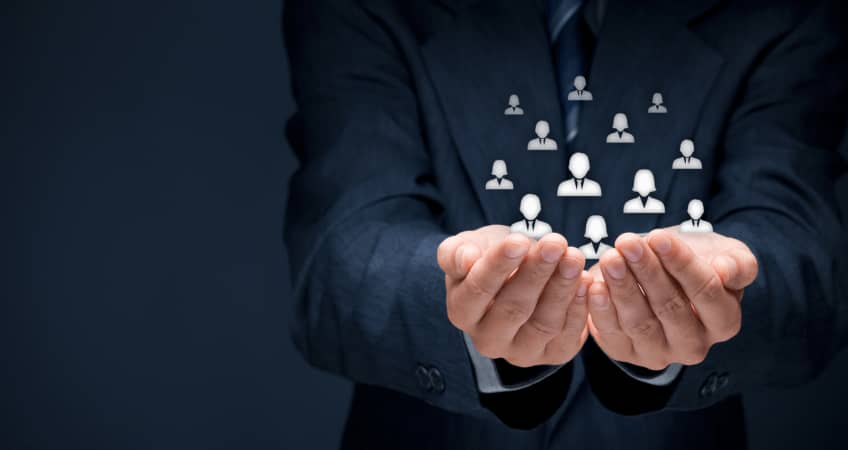 إعادة ابتكار مفهوم الحضور: كيف تُحدث تقنية تحديد الهوية بموجات الراديو (RFID) تحولاً في إدارة الموارد البشرية