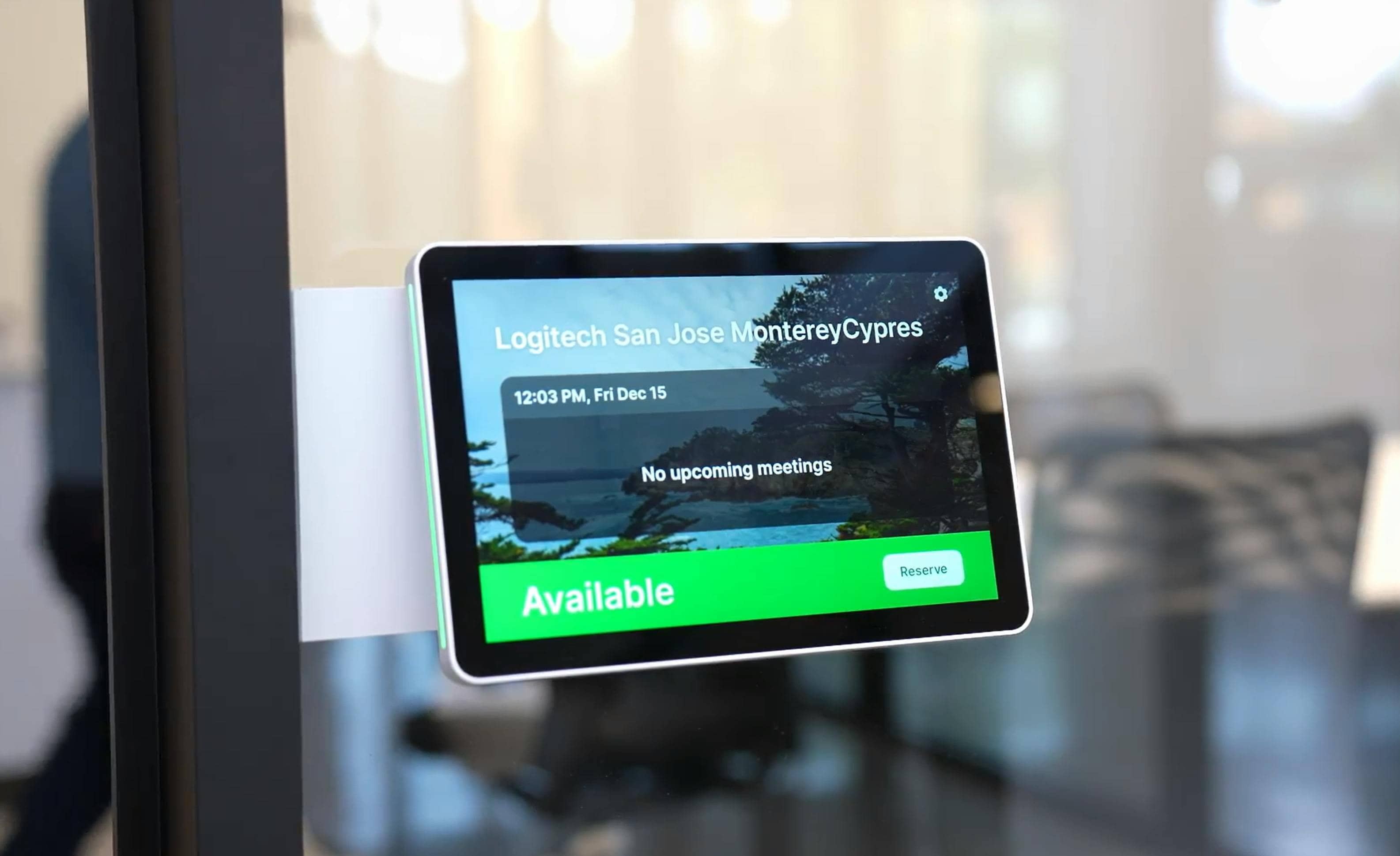 المكتب الذكي المزود بتقنية RFID: تبسيط الاجتماعات والأصول