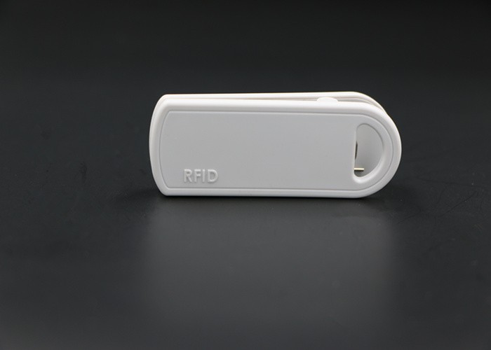 ملصق ملابس بمشبك UHF