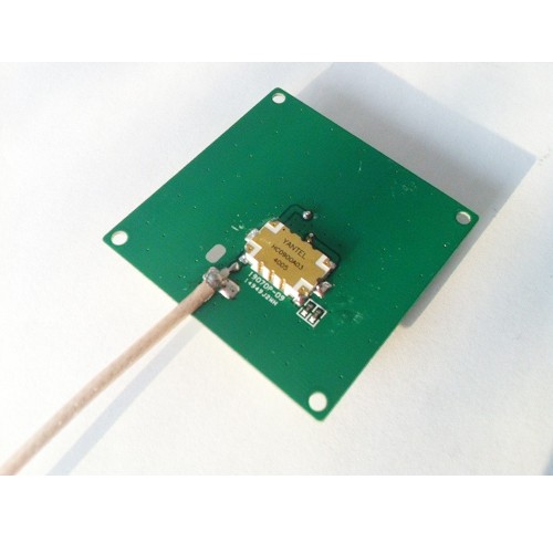 هوائي سيراميكي مزدوج التغذية UHF مقاس 40 × 40 مم