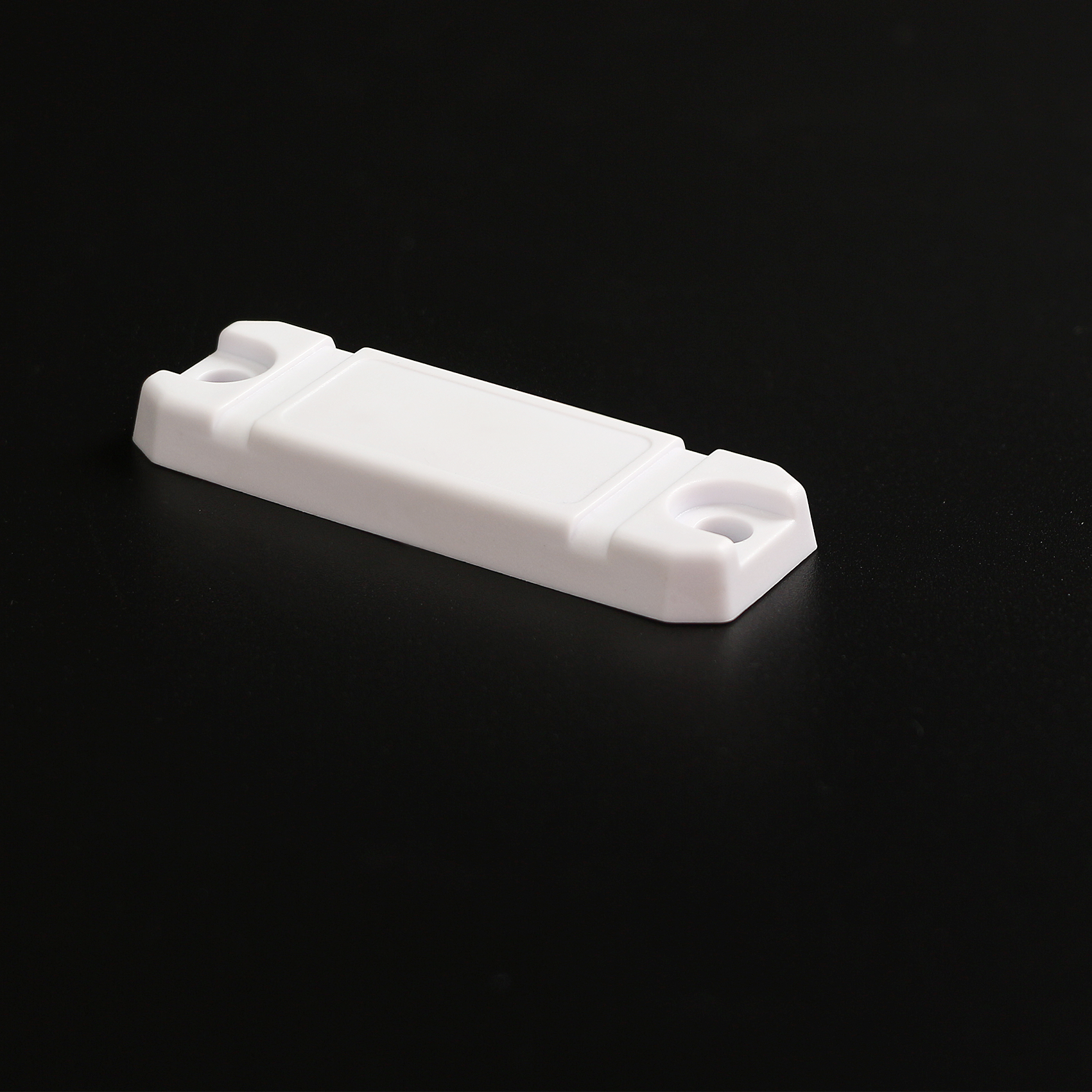 بطاقة تعريف لاسلكية UHF RFID مصنوعة من مادة ABS مضادة للمعادن، مناسبة لمنصات التخزين