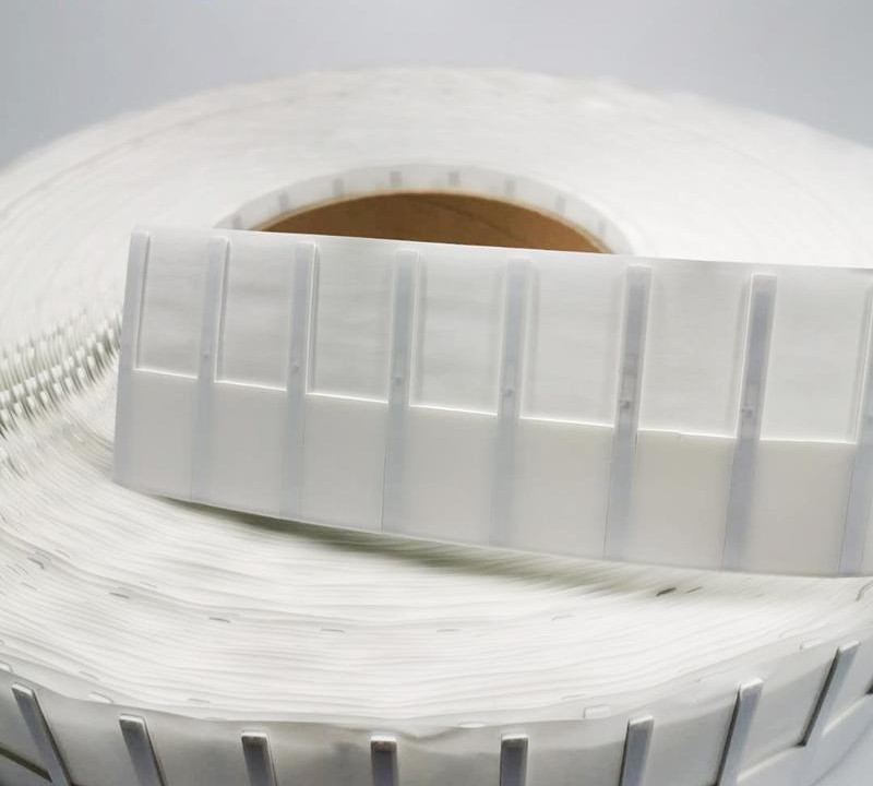 ملصق JT-K6505 65*5*1.26 مم، نطاق تردد UHF 860-960 ميجاهرتز، مرن وقابل للطباعة على المعدن بتقنية RFID